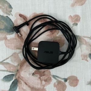 Asus charger (pc notebook charger)